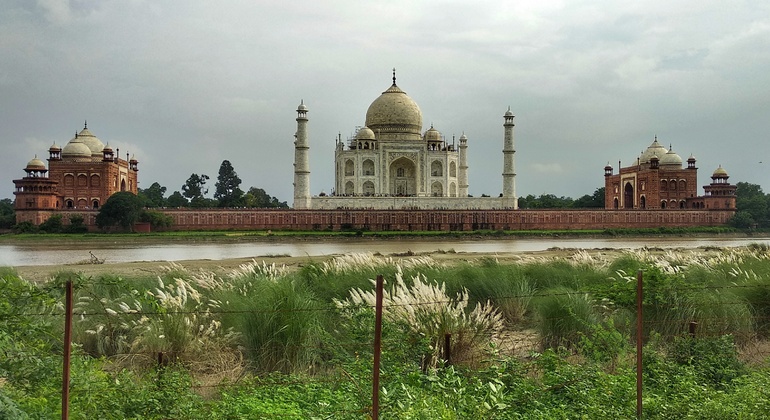 Tajmahal Sunrise Tour Provided by Taj Golden Tours