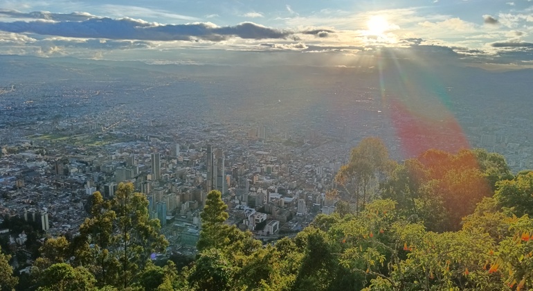 Tour à Bogota : Marché Paloquemao, La Candelaria et Monserrate Fournie par Aurelien