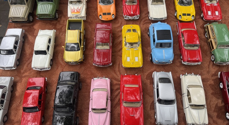 Tbilisi Hidden Art & Legends: Dry Bridge Walking Free Tour Provided by Lily