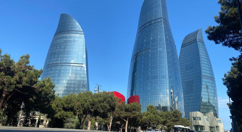 Bakú City Tour: Ciudad Vieja, Vista de las Torres Flame y Bulevar Azerbaiyán &mdash; #2
