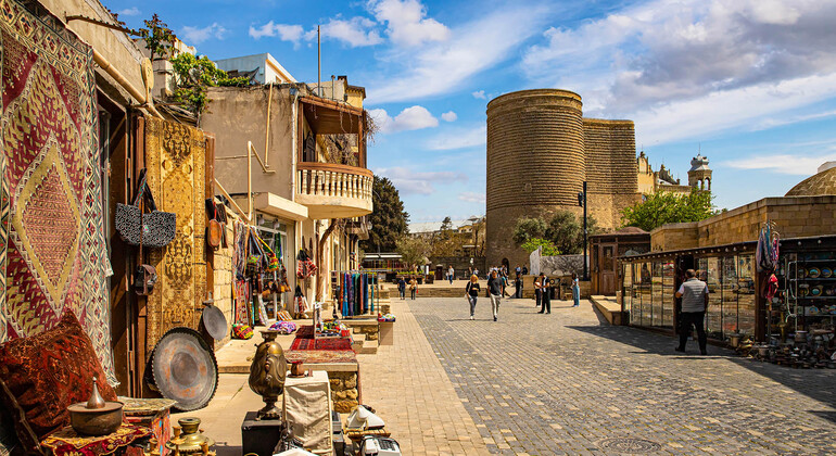 Bakú City Tour: Ciudad Vieja, Vista de las Torres Flame y Bulevar Operado por Galandar Mustafayev