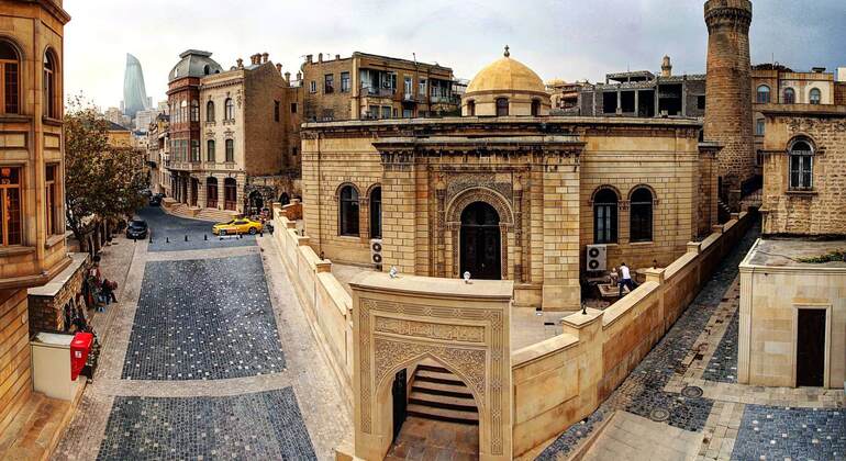 Bakú City Tour: Ciudad Vieja, Vista de las Torres Flame y Bulevar Azerbaiyán &mdash; #8