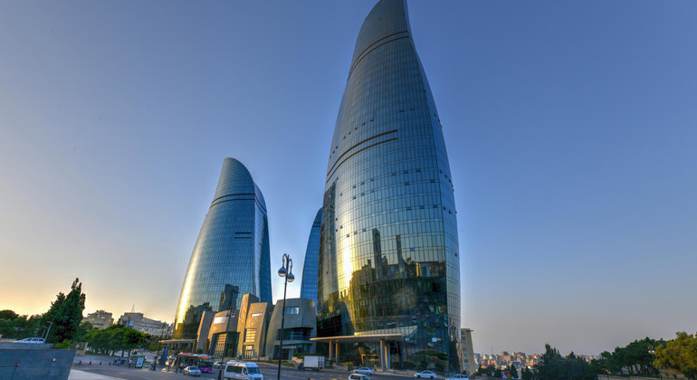 Bakú City Tour: Ciudad Vieja, Vista de las Torres Flame y Bulevar Azerbaiyán &mdash; #9