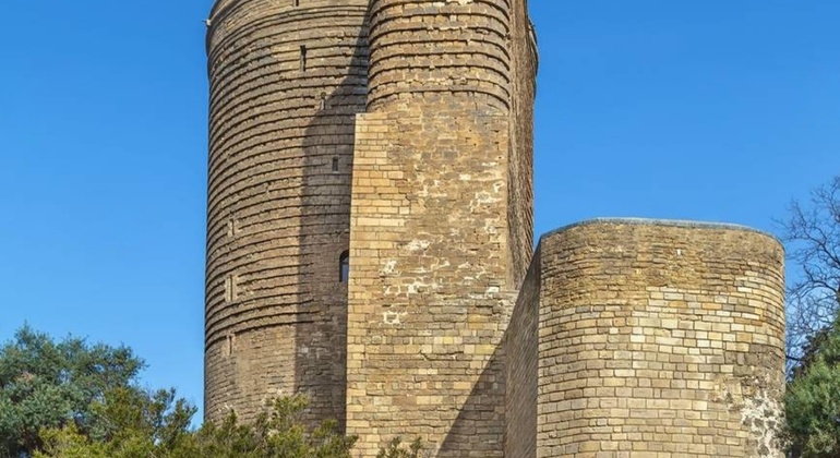 Bakú City Tour: Ciudad Vieja, Vista de las Torres Flame y Bulevar Azerbaiyán &mdash; #15