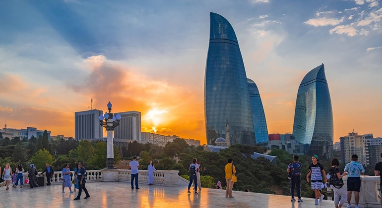 Bakú City Tour: Ciudad Vieja, Vista de las Torres Flame y Bulevar Azerbaiyán &mdash; #16