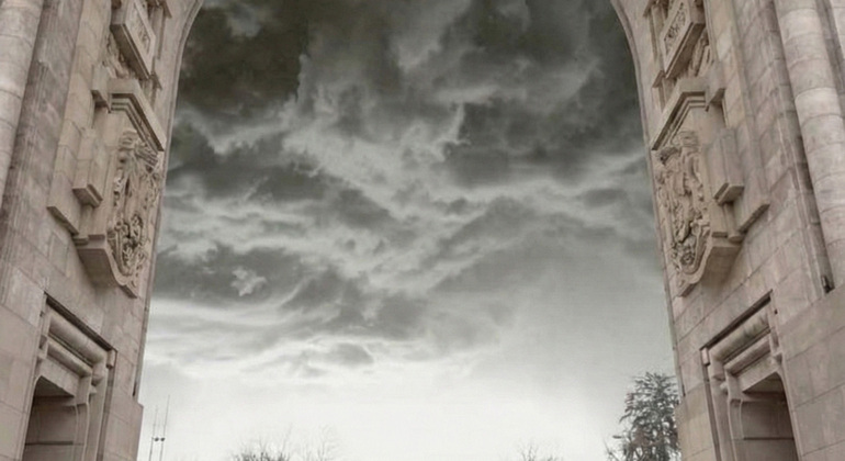 Tour gratuito di foto Instagram a Bucarest: Foto professionali al Palazzo e al Passaggio Romania &mdash; #15