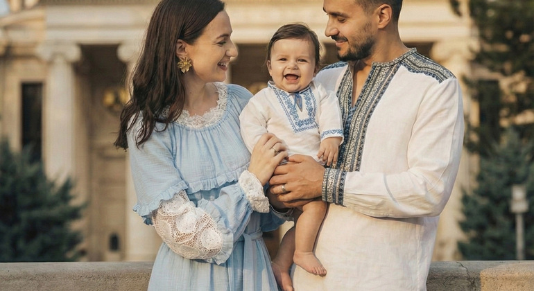 Tour gratuito di foto Instagram a Bucarest: Foto professionali al Palazzo e al Passaggio Romania &mdash; #34