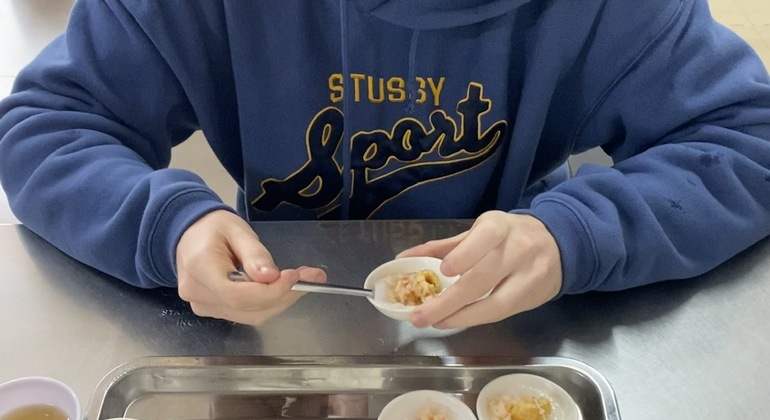 Tour gastronomico gratuito a piedi della città di Hue nei veri luoghi locali Vietnam &mdash; #2