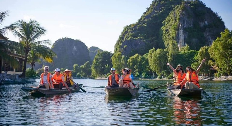 ninh-binh-tour-hoa-lu-ancient-capital-tam-coc-trip-mua-cave-en-2