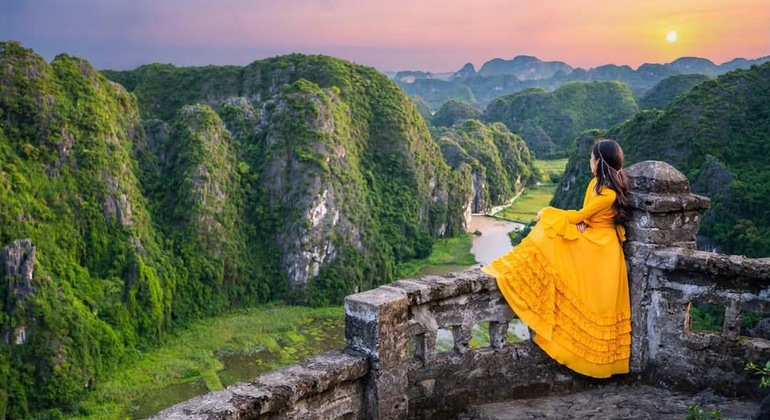 ninh-binh-tour-hoa-lu-ancient-capital-tam-coc-trip-mua-cave-en-3