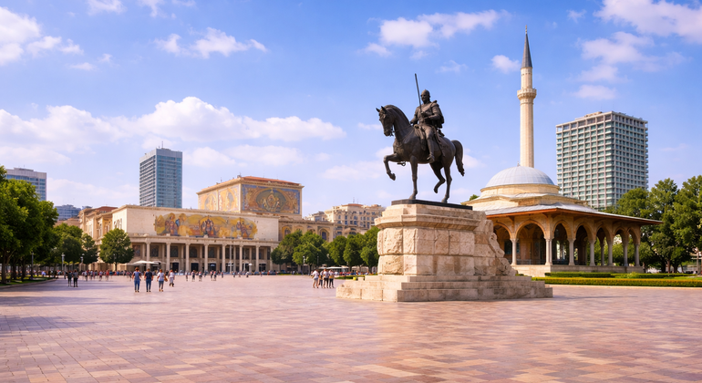 Lo más destacado de Tirana: Recorrido a pie gratuito con un guía local Albania &mdash; #2