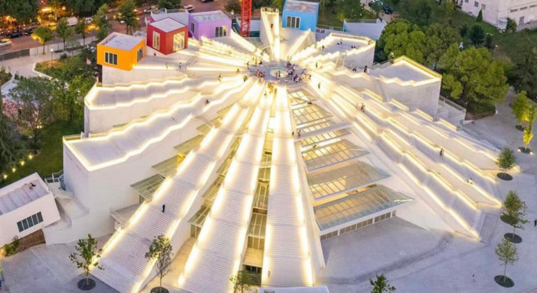 Dicover Tirana Free Walking Tour Albanie &mdash; #2