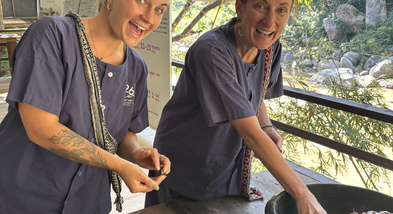 ethical-elephant-sanctuary-bamboo-rafting-sticky-waterfall-en-1