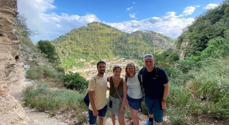 Visita guiada gratuita ao Castelo de Berat: Um passeio através da pedra, das histórias e do tempo Albânia &mdash; #5
