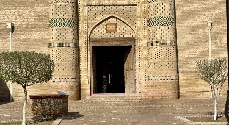 Nurullabay Palace Walking Tour: Royal Khiva Experience, Uzbekistan