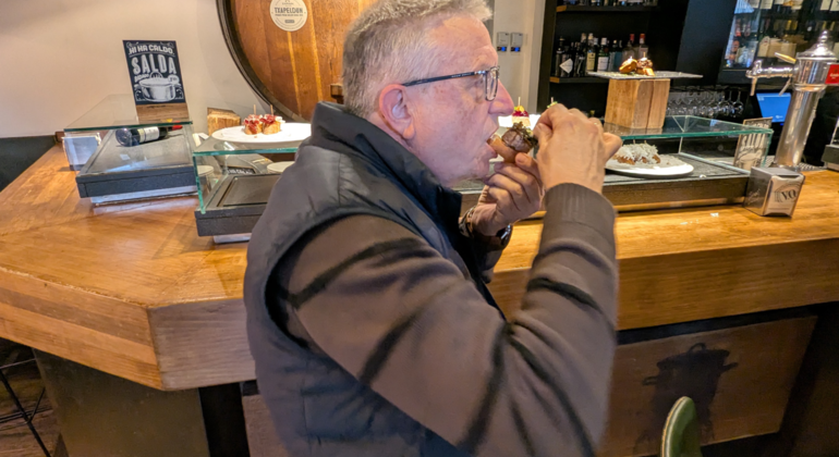 Barcelona: Gothic Quarter Tapas & Taverns Food & Wine Tour Spain &mdash; #13