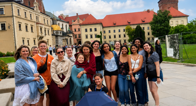walking-tour-hidden-stories-of-wawel-queens-secrets-scandals-en-6