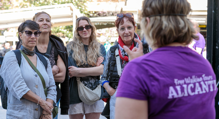 Free-Tour-del-Casco-Antiguo-46