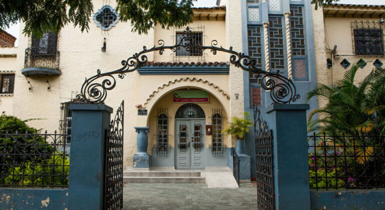 Visite du musée du cimetière de San Pedro et du parc du Prado