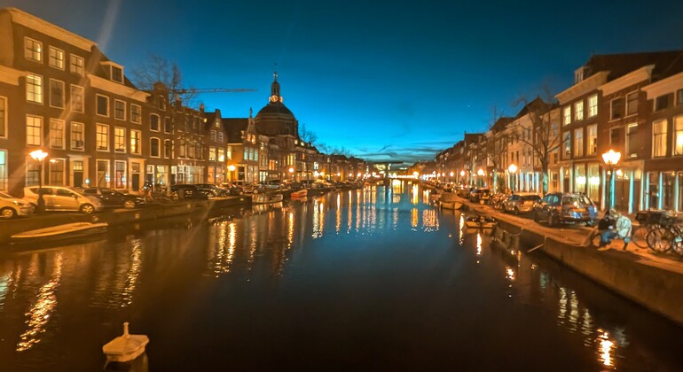 leiden-by-night-canals-cafes-quieter-corners-of-key-city-es-3