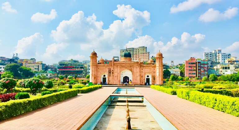 Explorando la Ciudad Vieja de Dhaka y Más Free Tour