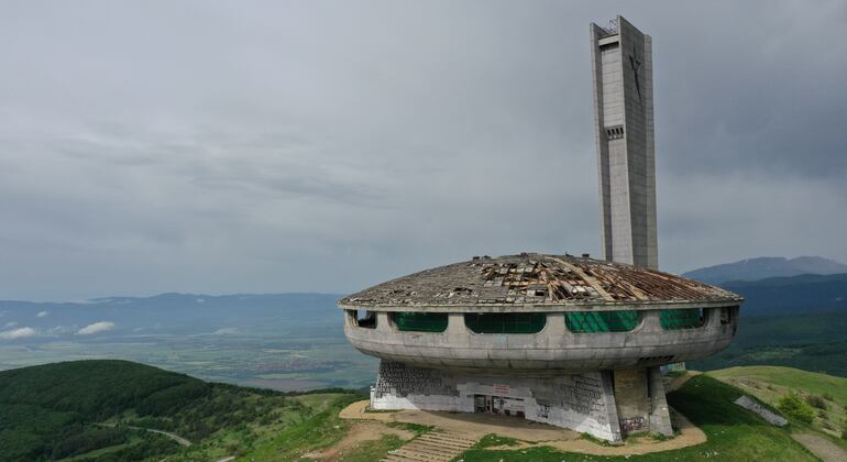 from-veliko-tarnovo-half-day-tour-to-buzludzha-and-shipka-es-1