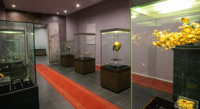 from-veliko-tarnovo-day-tour-to-the-valley-of-roses-kings-en-5