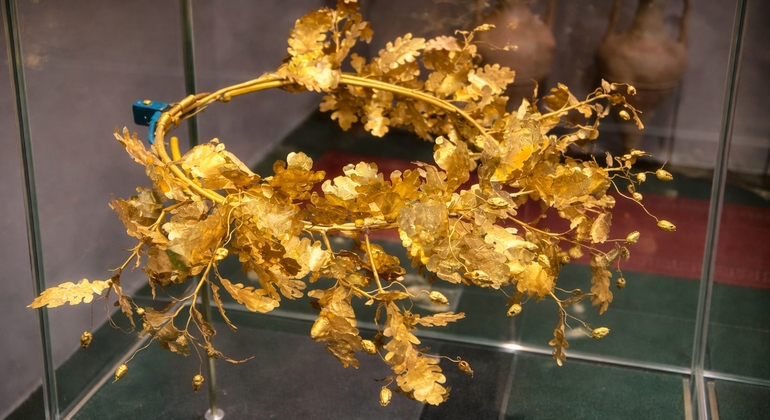 from-veliko-tarnovo-day-tour-to-the-valley-of-roses-kings-en-6