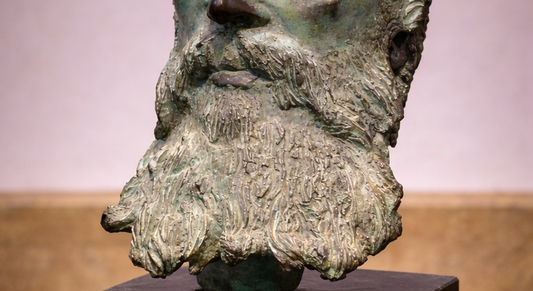 from-veliko-tarnovo-day-tour-to-the-valley-of-roses-kings-en-8