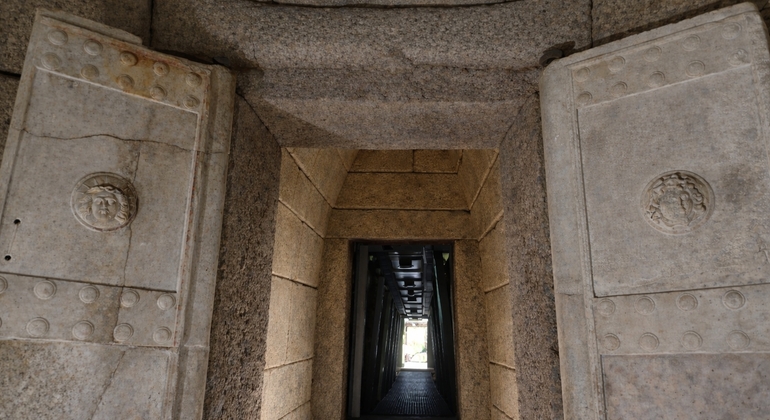 from-veliko-tarnovo-day-tour-to-the-valley-of-roses-kings-en-9