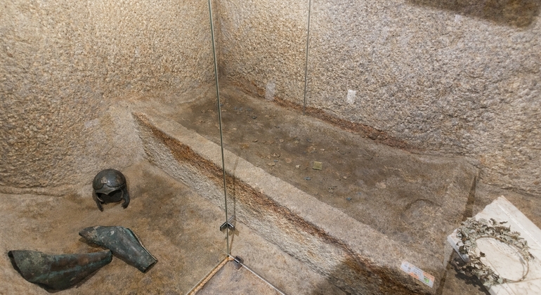 from-veliko-tarnovo-day-tour-to-the-valley-of-roses-kings-en-10