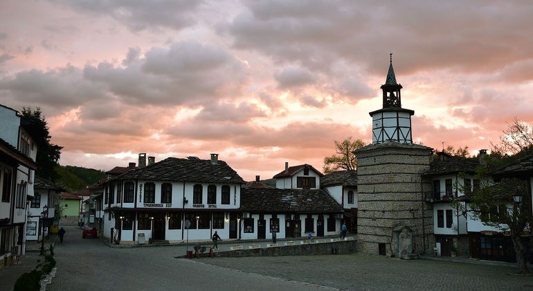 from-veliko-tarnovo-guided-day-tour-to-tryavna-by-train-en-2
