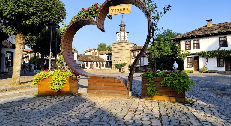 from-veliko-tarnovo-guided-day-tour-to-tryavna-by-train-en-3