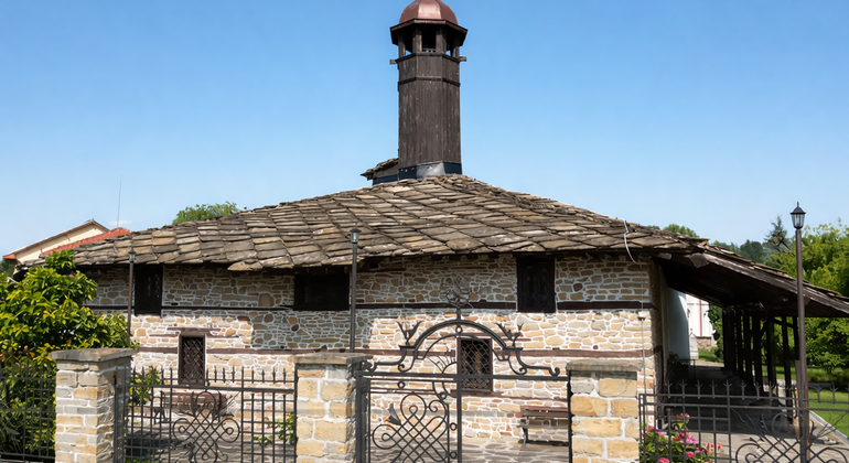from-veliko-tarnovo-guided-day-tour-to-tryavna-by-train-en-4