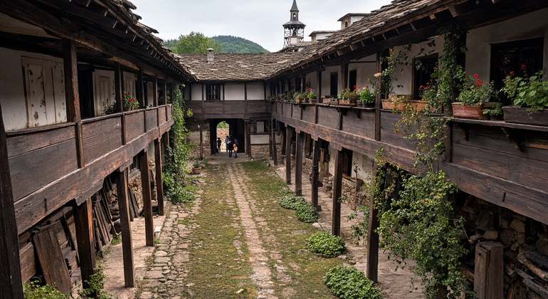 from-veliko-tarnovo-guided-day-tour-to-tryavna-by-train-en-6