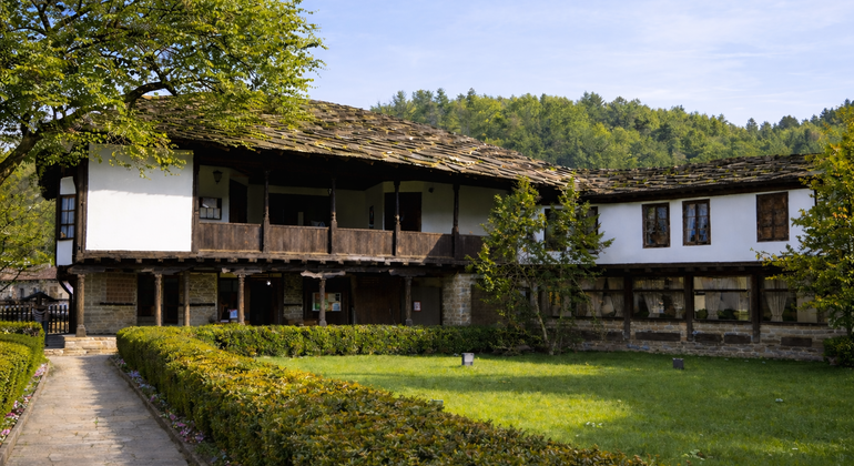 from-veliko-tarnovo-guided-day-tour-to-tryavna-by-train-en-8