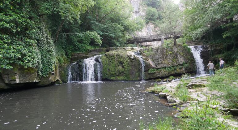 from-veliko-tarnovo-bacho-kiro-cave-etar-crafts-village-en-6