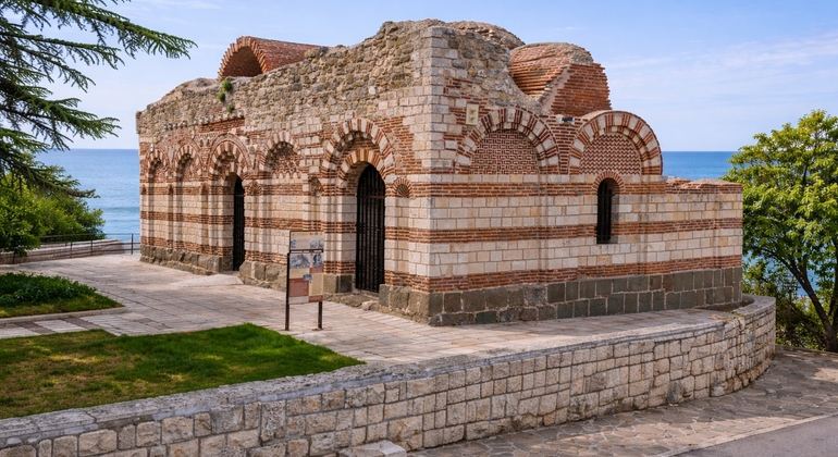 from-veliko-tarnovo-unesco-nessebar-old-town-pomorie-tomb-en-5