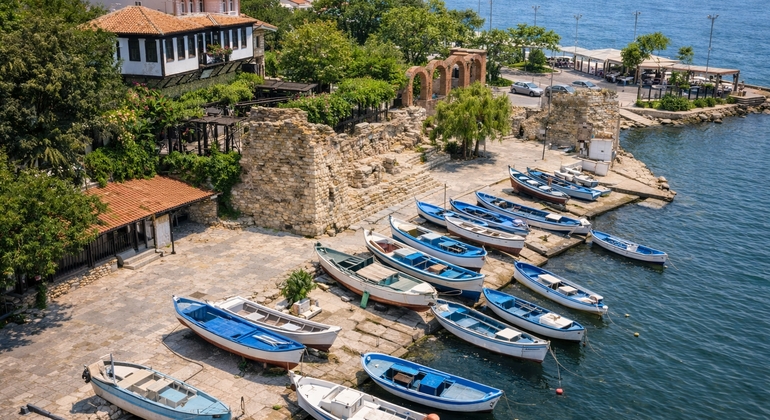 from-veliko-tarnovo-unesco-nessebar-old-town-pomorie-tomb-en-9