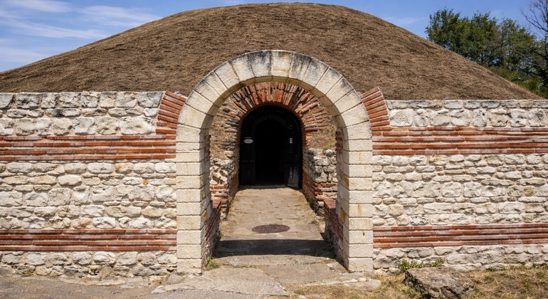 from-veliko-tarnovo-unesco-nessebar-old-town-pomorie-tomb-en-12