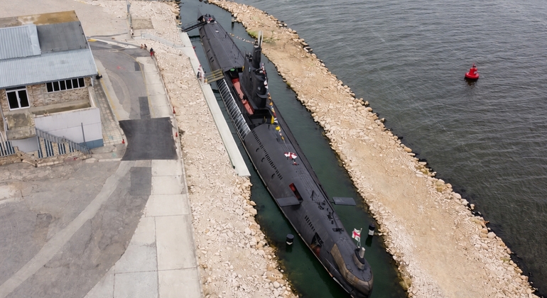 From Veliko Tarnovo: Soviet Submarine & Glass Museum Tour Provided by Georgi Bakalov