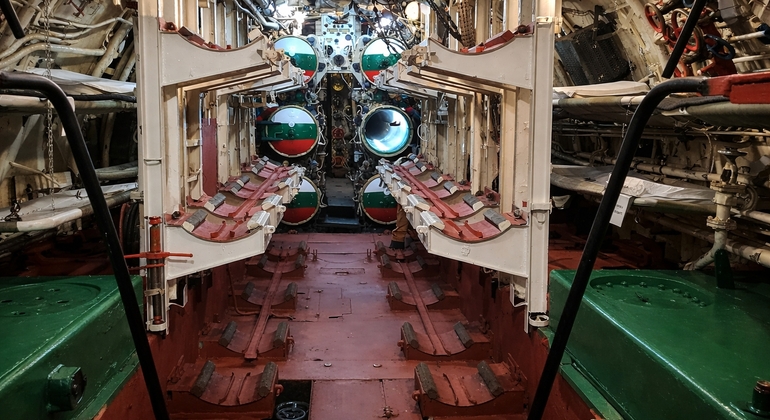 Desde Veliko Tarnovo: Visita al submarino soviético y al Museo del Vidrio Bulgaria &mdash; #3