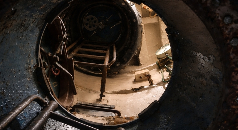 Desde Veliko Tarnovo: Visita al submarino soviético y al Museo del Vidrio Bulgaria &mdash; #4