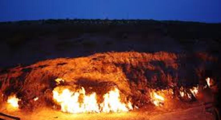 Mud Volcanoes, Rock Engravings, Fire Mountain & Temple Guided Tour Azerbaijan &mdash; #6