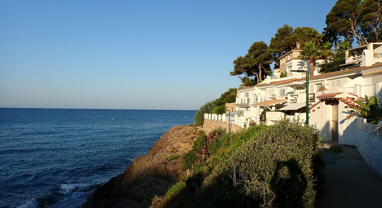 Salou Free Tour: Its Villas and Torre Vella, Spain