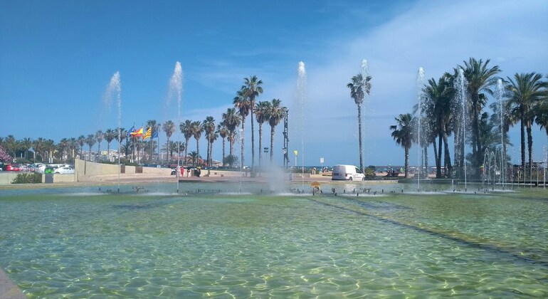 Salou Tour: Caminos costeros, calas y faro mágico
