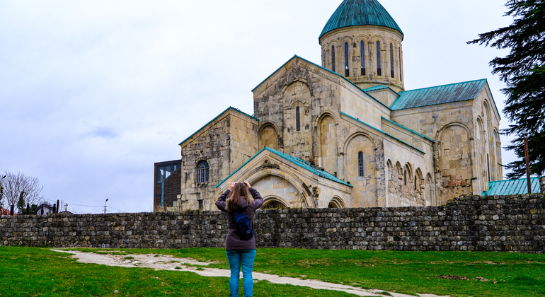 Kutaisi: Visita a los monasterios con degustación de dulces tradicionales