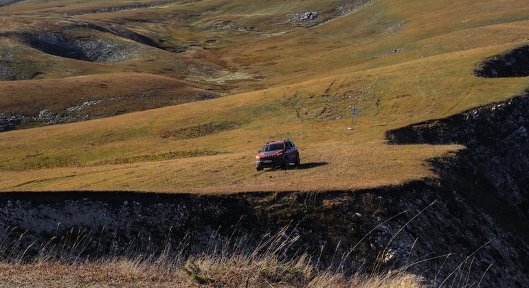Kutaisi: Askhi Mountain Car Tour con impresionantes vistas y picnic Georgia &mdash; #6