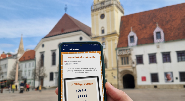 Juego de escape al aire libre: Detengamos el virus en Bratislava Operado por UnLockUs