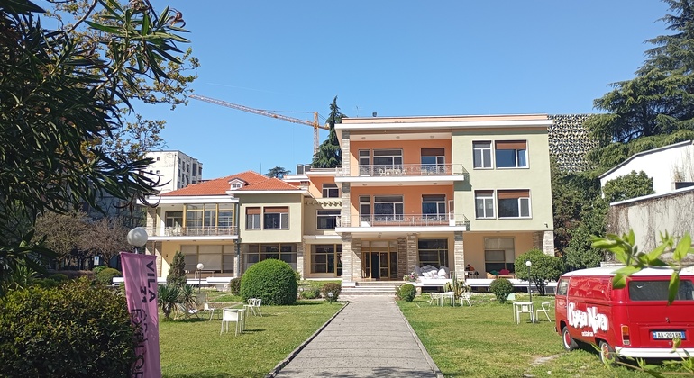 Descubra las joyas ocultas de Tirana a través de un recorrido gratuito a pie Albania &mdash; #22